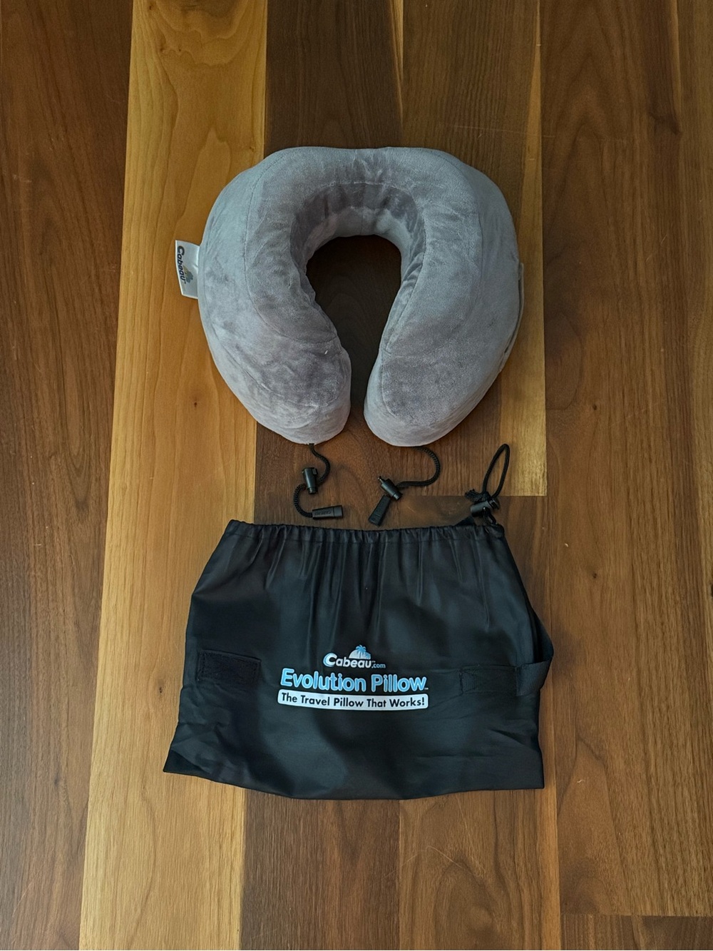 Cabeau Evolution Memory Foam Travel Neck Pillow Gray + Carry Bag